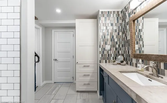 Additional image 33 of 14 Yorkdale Cres