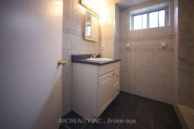 Additional image 28 of 16 Faith Ave