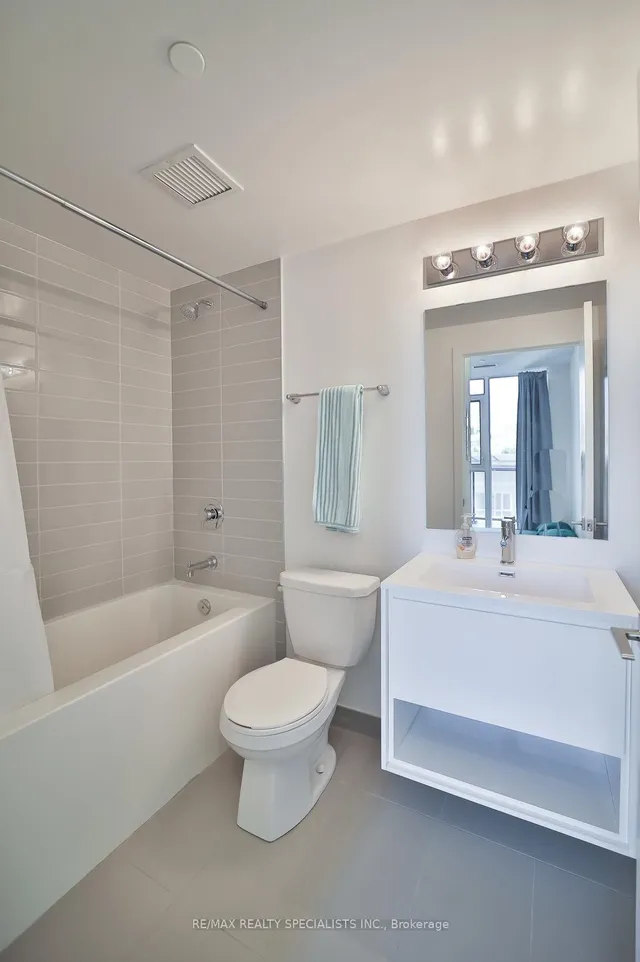 Additional image 35 of 159 WELLESLEY St Unit 404