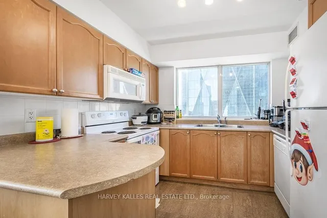 Additional image 3 of 18 Yonge St Unit 2012