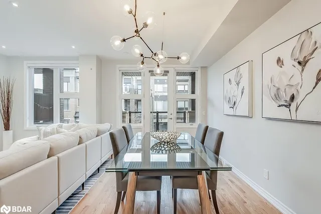 Additional image 13 of 3048 Silvertip Common Common