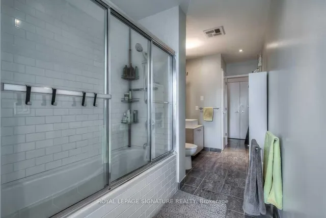 Additional image 17 of 60 Bathurst St Unit 909