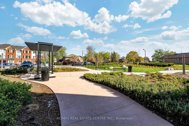 Additional image 42 of 215 Queen St Unit 505