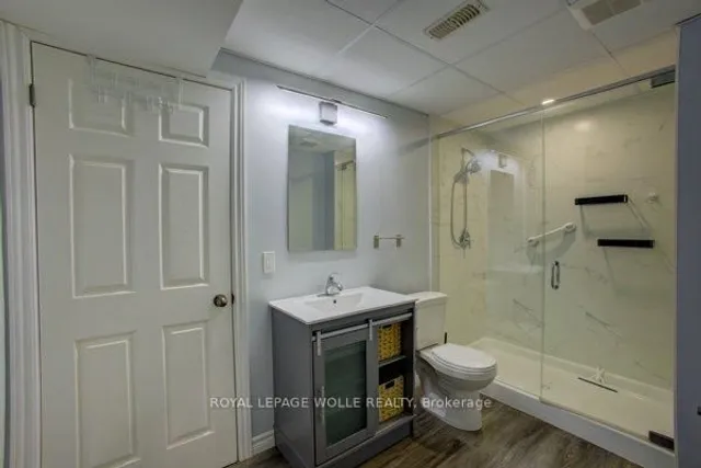 Additional image 17 of 945 Zeller Cres