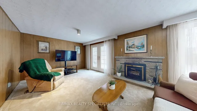 Additional image 2 of 3644 Logmoss Cres