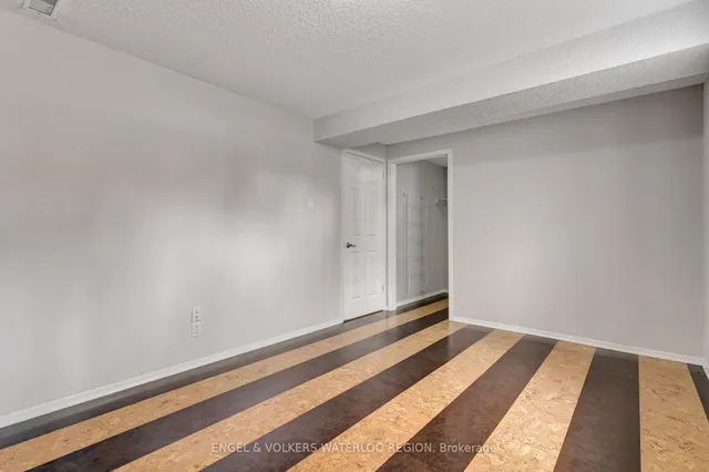 Additional image 32 of 113 Martinglen Cres