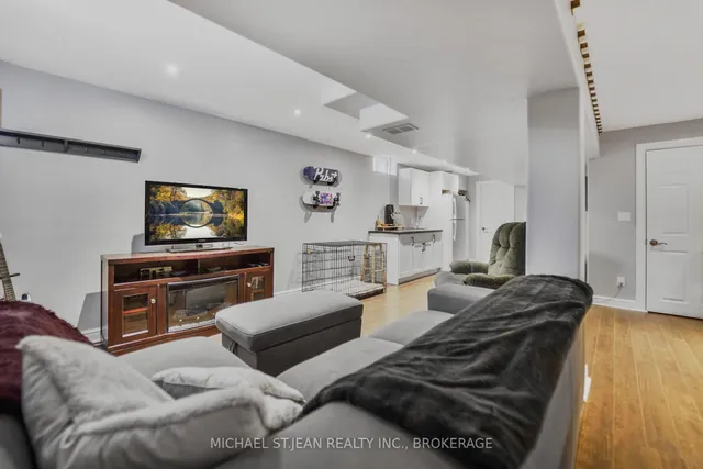 Additional image 31 of 23 Giovanna Dr