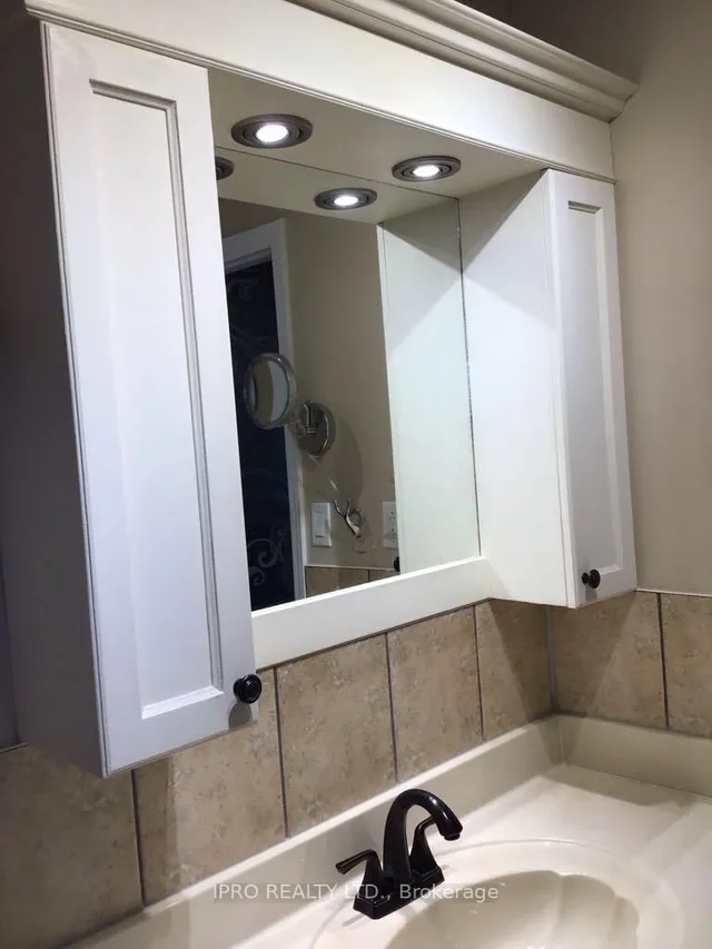 Additional image 38 of 41 Marchmount Cres