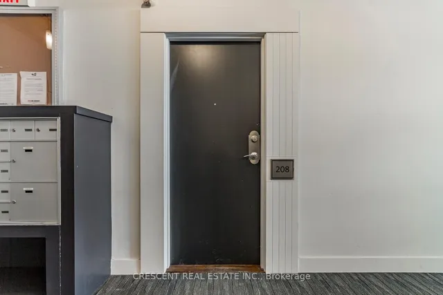 Additional image 5 of 915 King St Unit 208