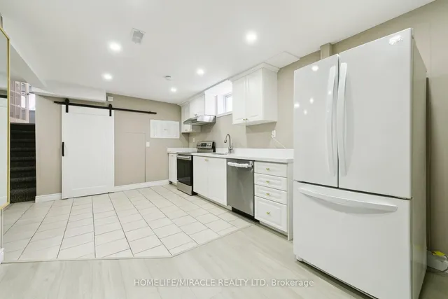 Additional image 43 of 1612 Wavell Cres