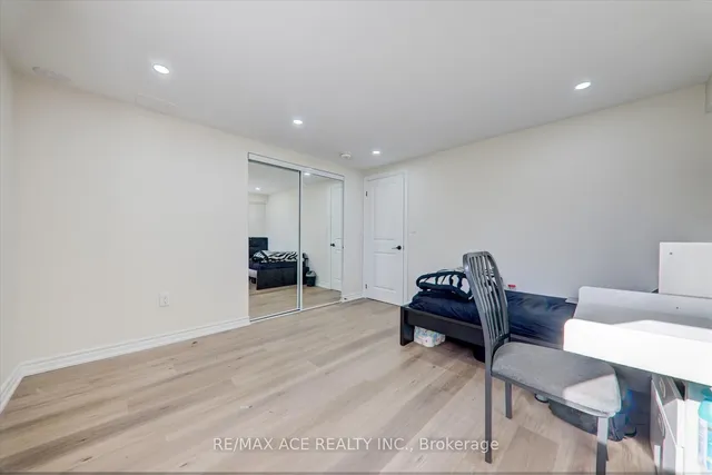 Additional image 35 of 35 Darlingside Dr