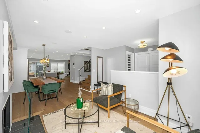 Additional image 4 of 820 Cosburn Ave