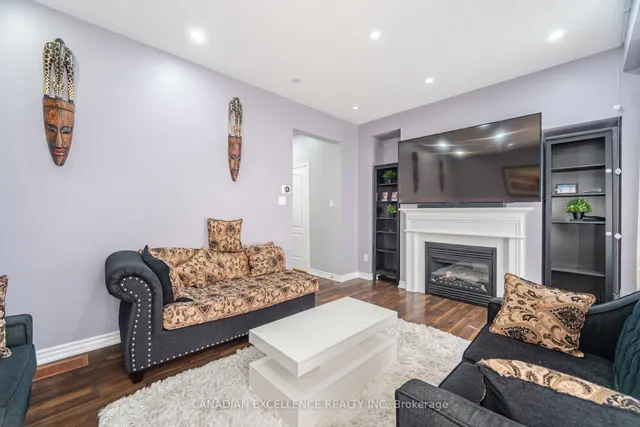 Additional image 8 of 9 MAGDALENE Cres