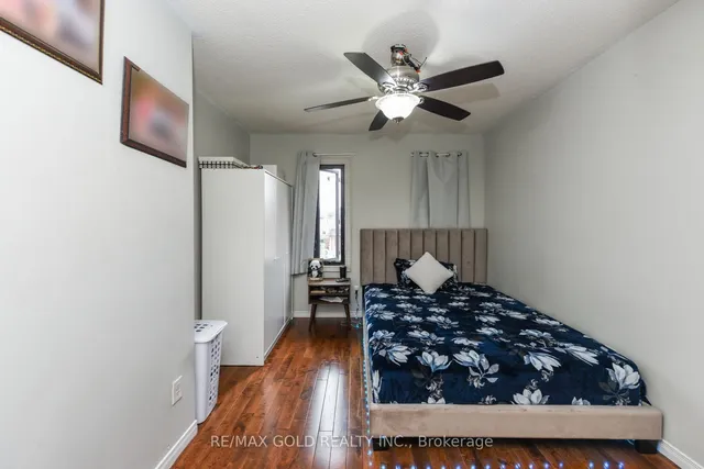 Additional image 22 of 17 Penguin Lane