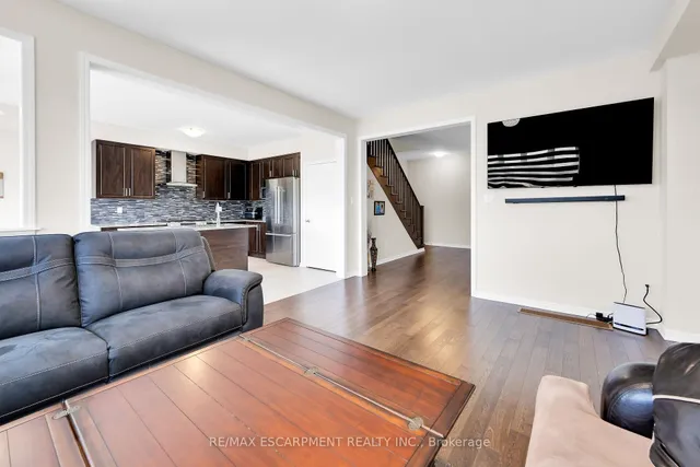 Additional image 25 of 12 Midhurst Hts