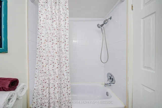 Additional image 25 of 21 DAWSON Cres