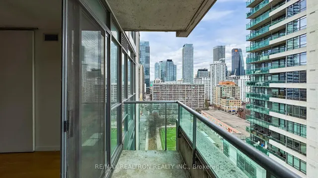 Additional image 28 of 281 Mutual St Unit 1506