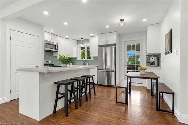 Additional image 7 of 14 Carousel Ave