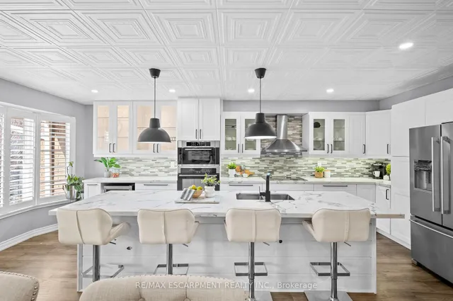 Additional image 10 of 955 King Rd Unit 7