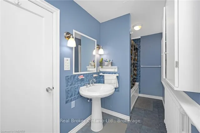 Additional image 23 of 2317 Lakeshore Rd