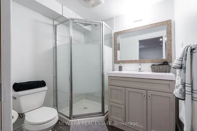 Additional image 26 of 674 Laurier Ave