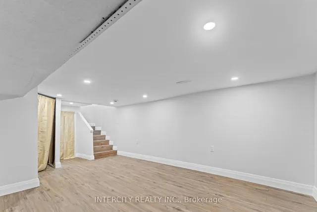 Additional image 17 of 68 Greendale Ave