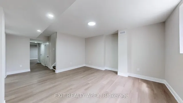 Additional image 40 of 77 Commodore Dr