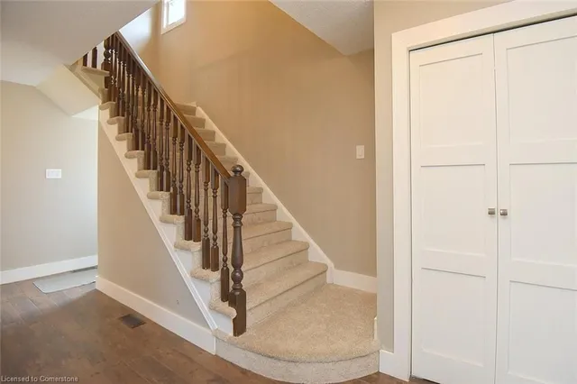 Additional image 4 of 419 Cottingham Cres