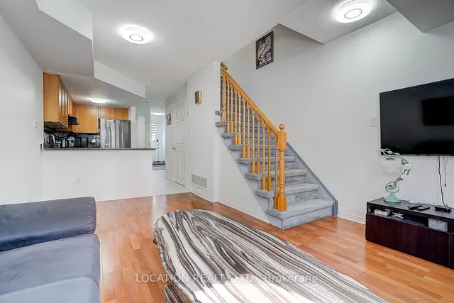 Additional image 10 of 75 Turntable Cres Unit 124