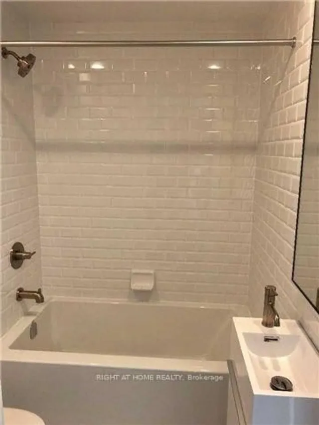 Additional image 6 of 106 Dovercourt Rd Unit 608