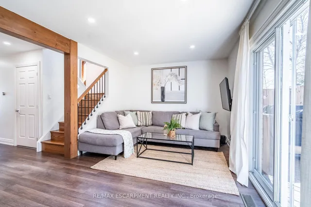 Additional image 18 of 2399 MALCOLM Cres