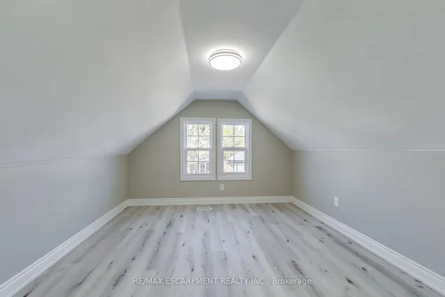 Additional image 21 of 176 Garside Ave