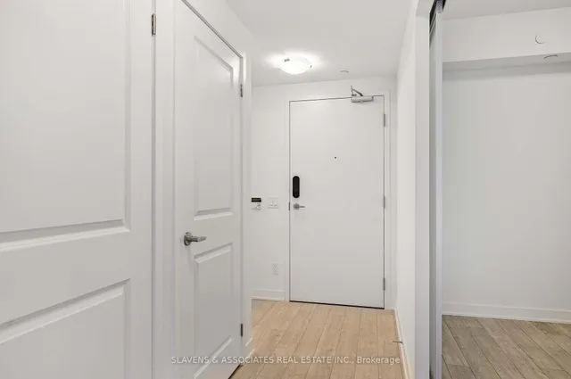 Additional image 2 of 543 Richmond St Unit 735