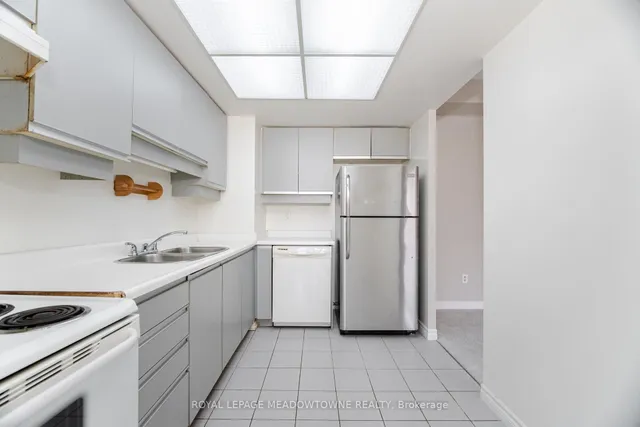 Additional image 12 of 100 County Court Blvd Unit 106