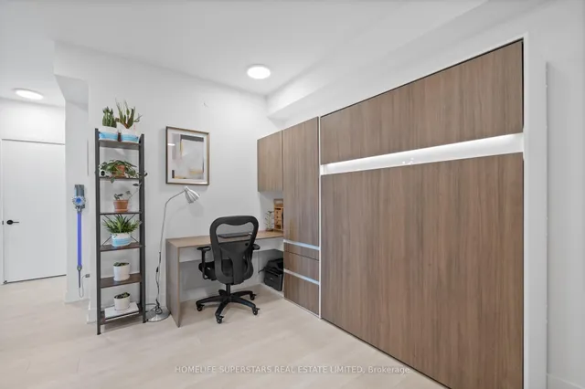 Additional image 4 of 1285 Queen St Unit 306