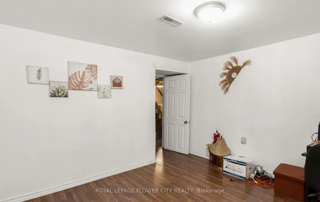 Additional image 26 of 67 Sutherland Ave