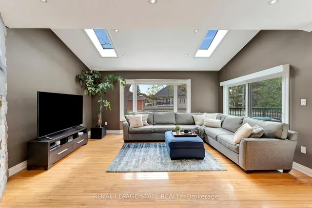 Additional image 16 of 660 Highvalley Rd