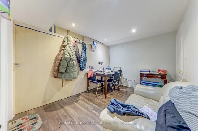 Additional image 20 of 19 Knotwood Cres