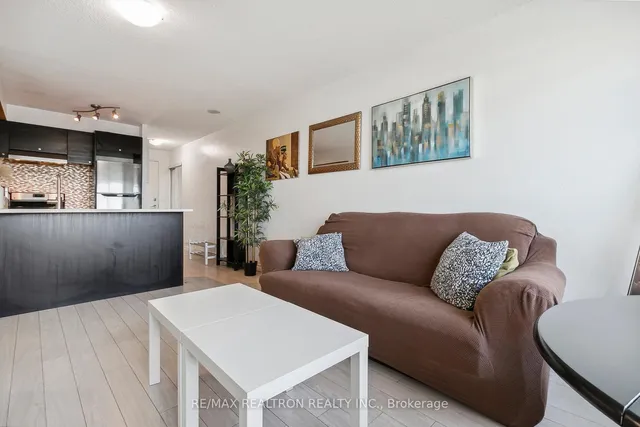 Additional image 5 of 36 Lee Centre Dr Unit 915