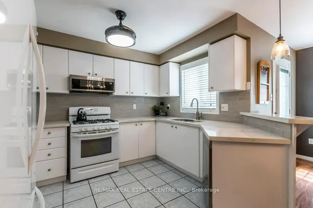 Additional image 11 of 46 Livingston Rd