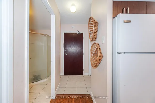 Additional image 8 of 7405 Goreway Dr Unit 212