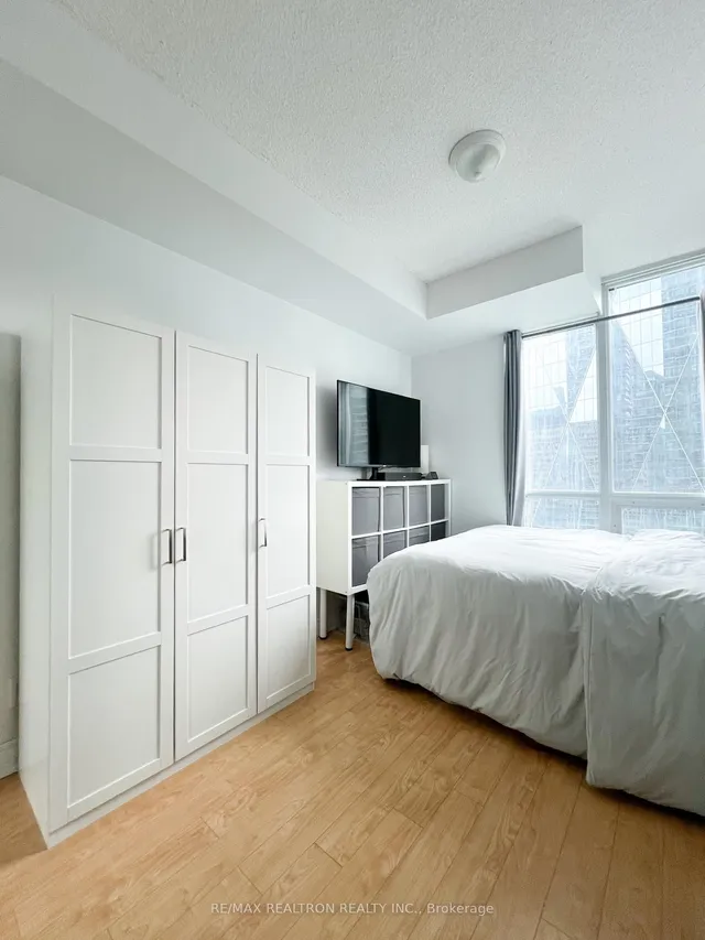 Additional image 13 of 18 Harbour St Unit 2104