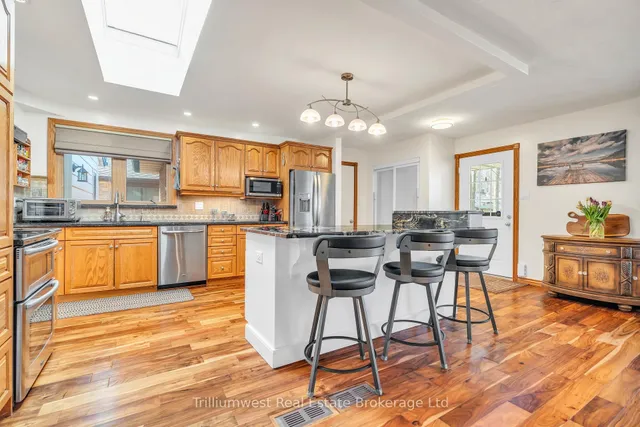 Additional image 8 of 121 Martinglen Cres