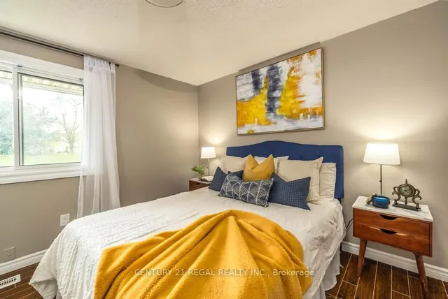 Additional image 27 of 30 Hercules Crt