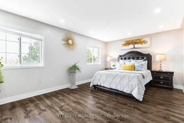 Additional image 20 of 54 Amethyst Circ