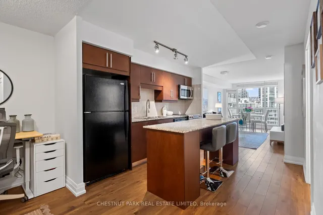 Additional image 3 of 20 Blue Jays Way Unit 920