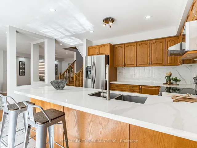 Additional image 18 of 10 Chestermere Cres