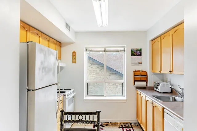 Additional image 21 of 300 Ray Lawson Blvd