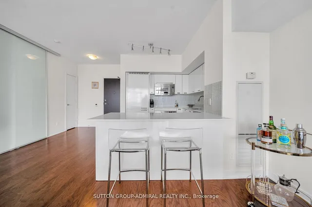 Additional image 16 of 33 Charles St Unit 3306