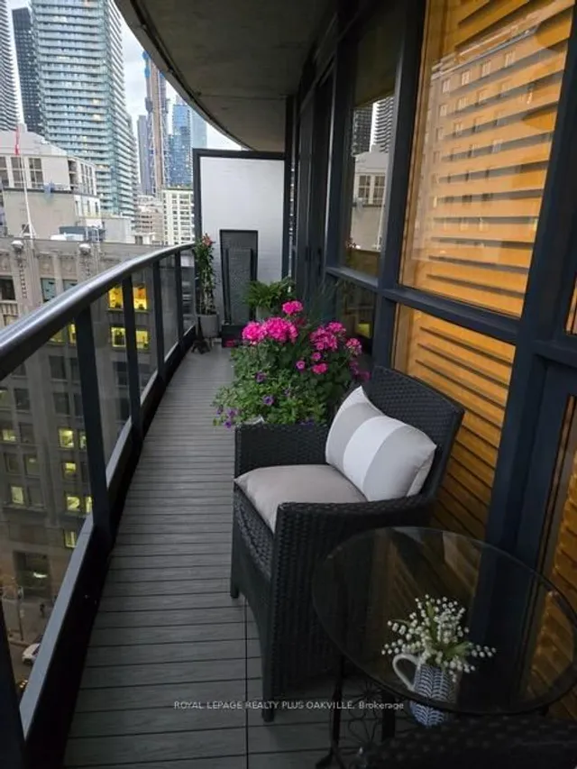 Additional image 15 of 25 Carlton St Unit 1506